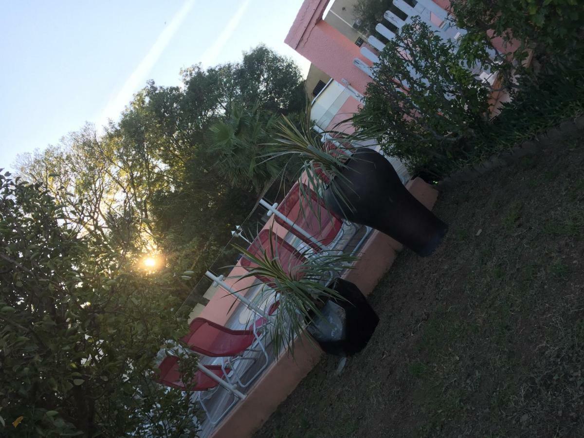 Jm Vacances Serignan Bagian luar foto